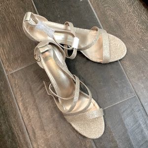 Dream Pairs gold cross strap heels gold new size 11